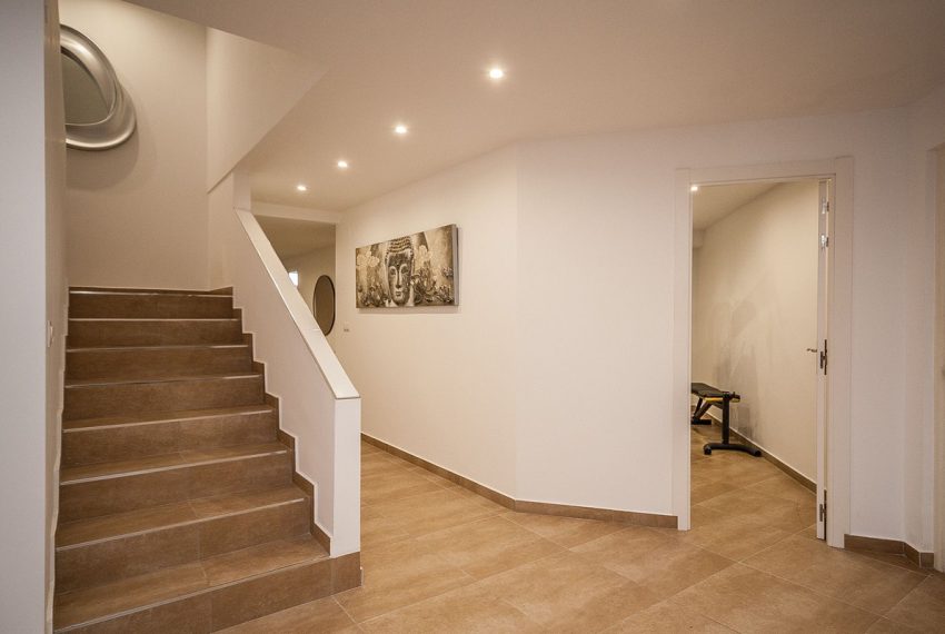 R5023975-Villa-For-Sale-Estepona-Detached-6-Beds-544-Built-17