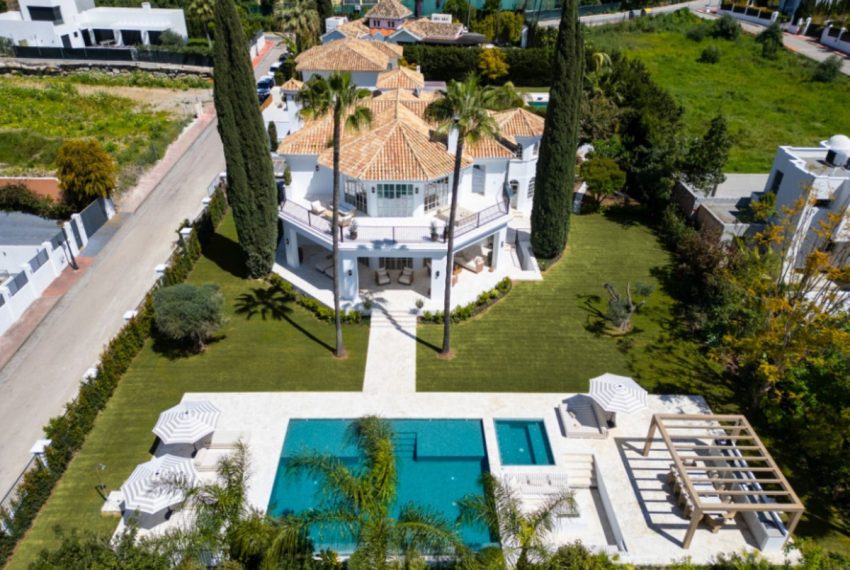R5024245-Villa-For-Sale-Nueva-Andalucia-Detached-5-Beds-722-Built-1