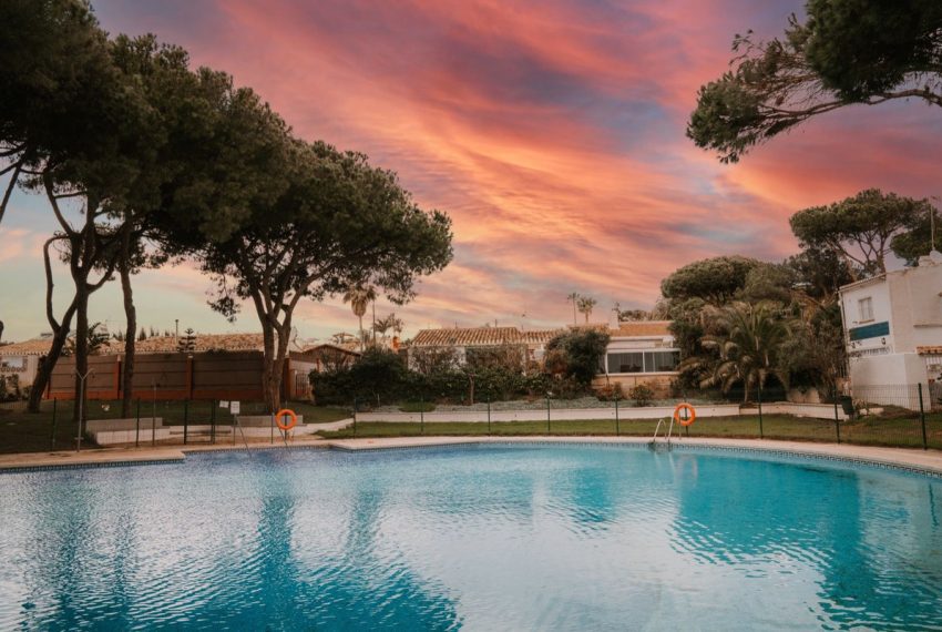 R5024590-Studio-For-Sale-Calahonda-Penthouse-0-Beds-31-Built-14