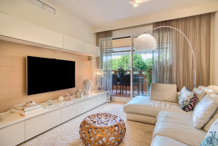 R5024791-Apartment-For-Sale-The-Golden-Mile-Middle-Floor-3-Beds-141-Built-1