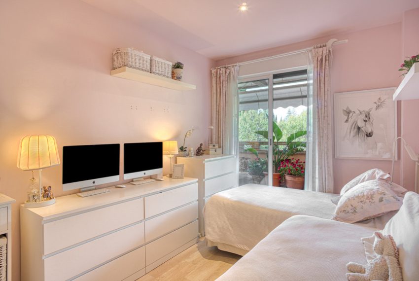 R5024791-Apartment-For-Sale-The-Golden-Mile-Middle-Floor-3-Beds-141-Built-12