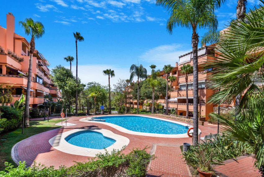 R5024791-Apartment-For-Sale-The-Golden-Mile-Middle-Floor-3-Beds-141-Built-13