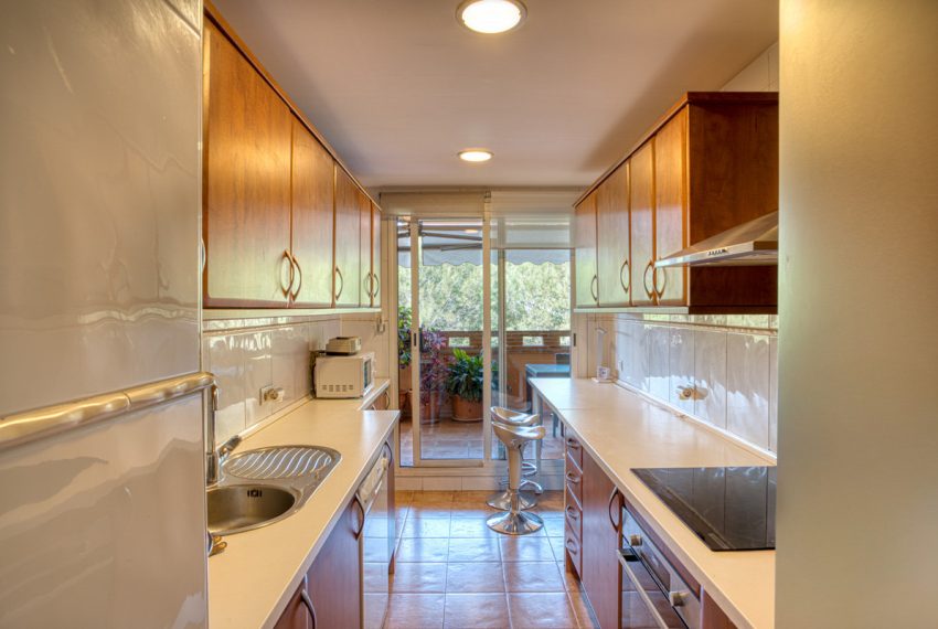 R5024791-Apartment-For-Sale-The-Golden-Mile-Middle-Floor-3-Beds-141-Built-3
