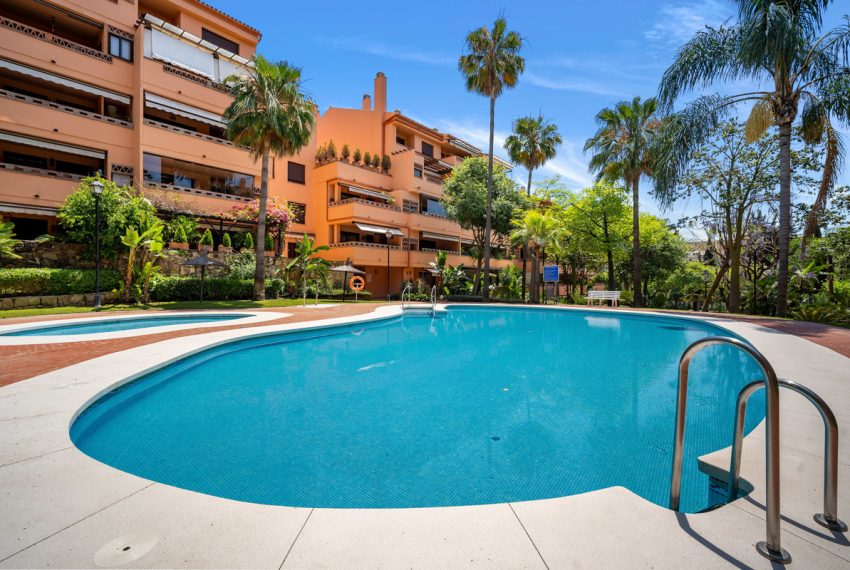 R5024791-Apartment-For-Sale-The-Golden-Mile-Middle-Floor-3-Beds-141-Built-8