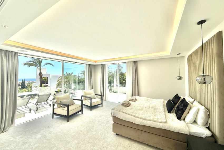 R5024821-Villa-For-Sale-Nueva-Andalucia-Detached-8-Beds-951-Built-6