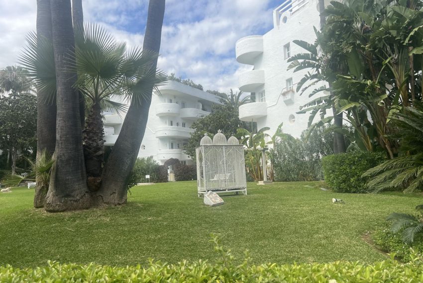 R5025880-Apartment-For-Sale-The-Golden-Mile-Ground-Floor-3-Beds-121-Built-10