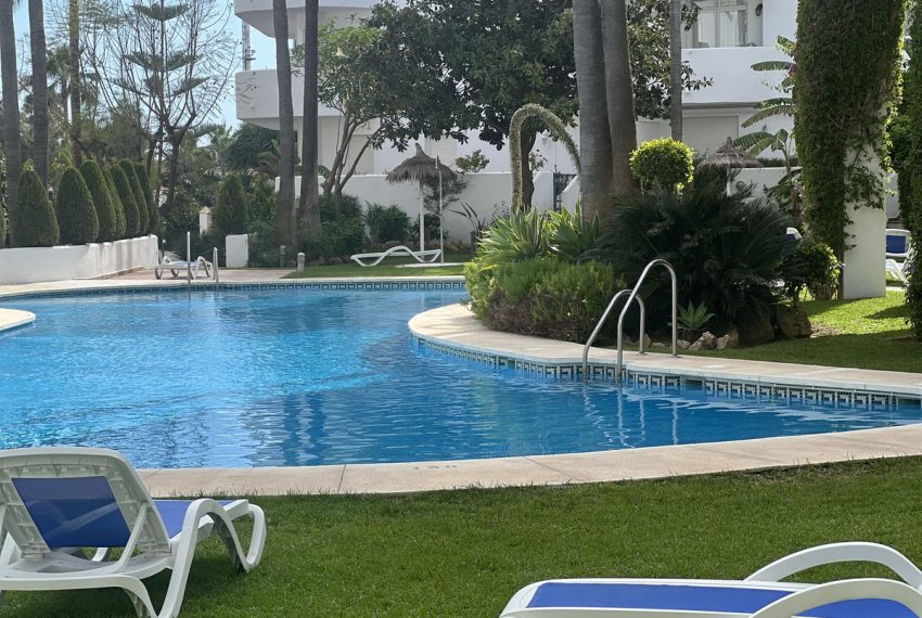 R5025880-Apartment-For-Sale-The-Golden-Mile-Ground-Floor-3-Beds-121-Built-11