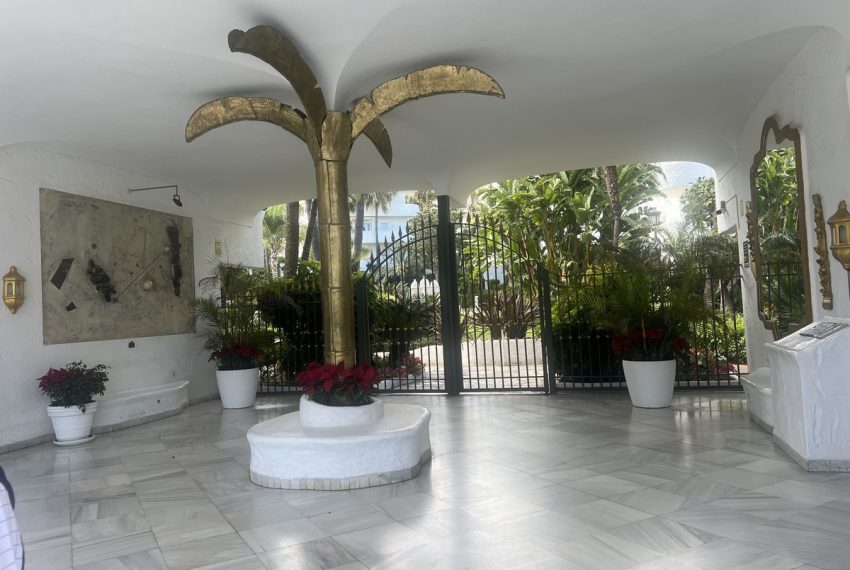 R5025880-Apartment-For-Sale-The-Golden-Mile-Ground-Floor-3-Beds-121-Built-6