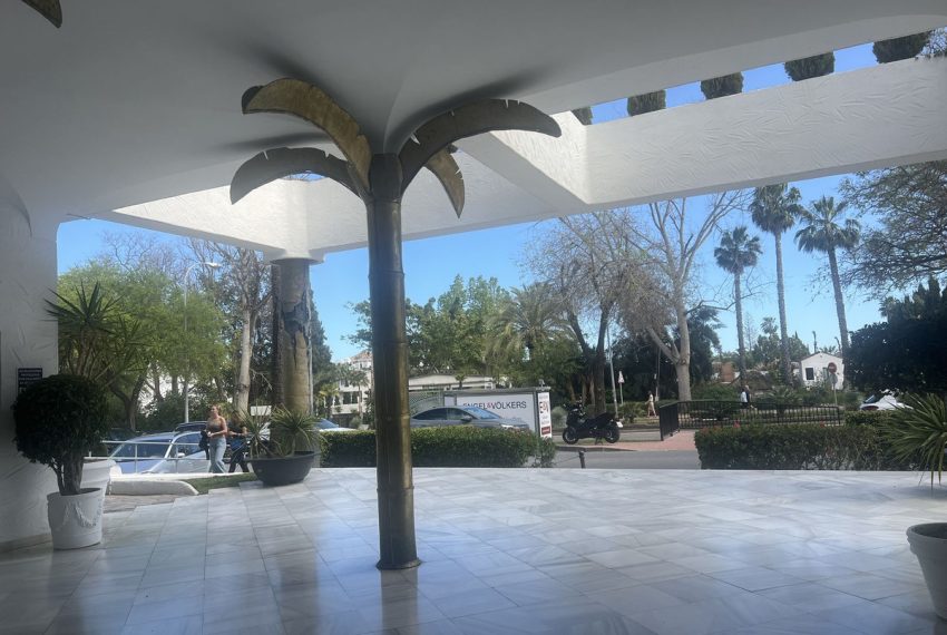 R5025880-Apartment-For-Sale-The-Golden-Mile-Ground-Floor-3-Beds-121-Built-7