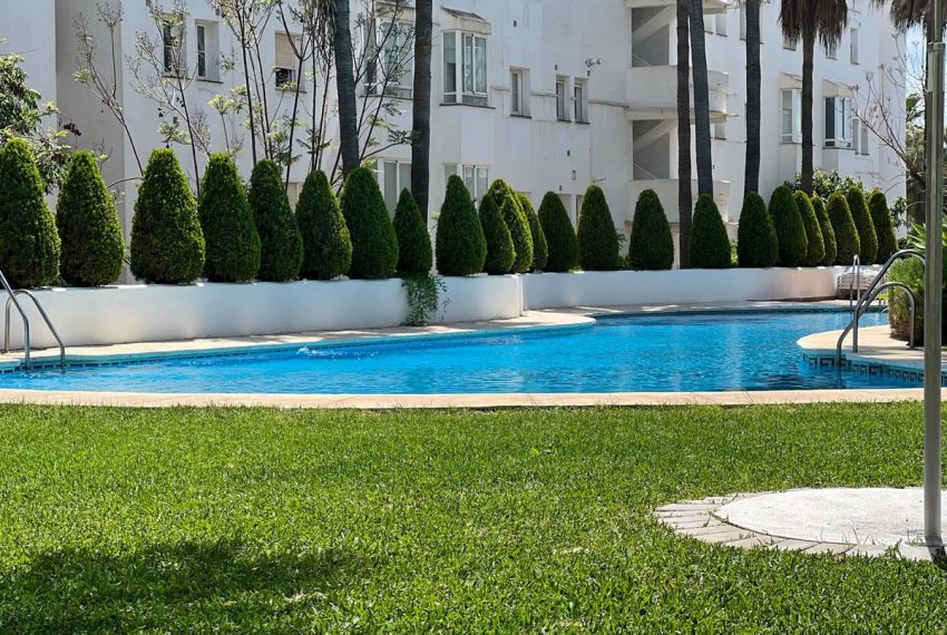 R5025880-Apartment-For-Sale-The-Golden-Mile-Ground-Floor-3-Beds-121-Built