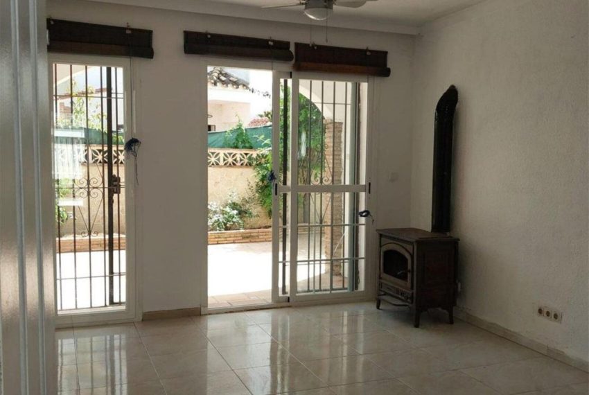 R5025967-Villa-For-Sale-Calahonda-Semi-Detached-4-Beds-120-Built-12