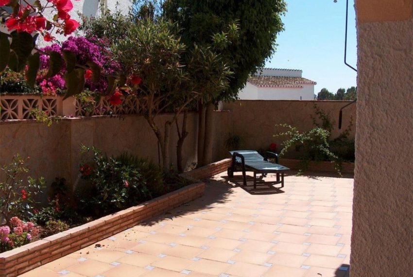R5025967-Villa-For-Sale-Calahonda-Semi-Detached-4-Beds-120-Built-3