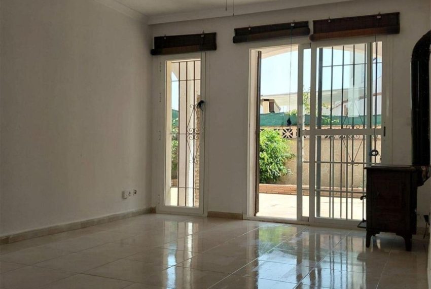 R5025967-Villa-For-Sale-Calahonda-Semi-Detached-4-Beds-120-Built-5