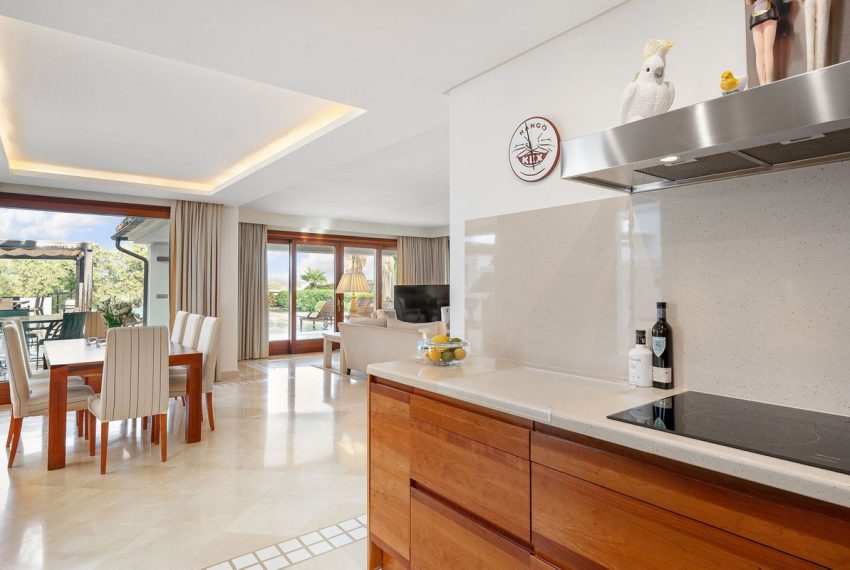 R5026135-Villa-For-Sale-Nueva-Andalucia-Detached-3-Beds-280-Built-11