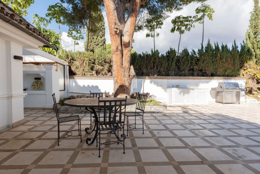 R5026135-Villa-For-Sale-Nueva-Andalucia-Detached-3-Beds-280-Built-3