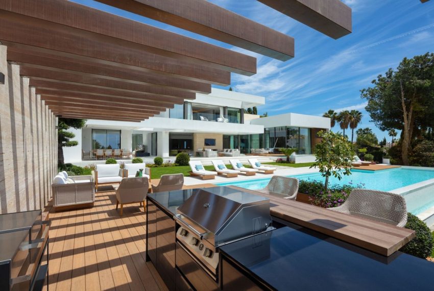 R5026165-Villa-For-Sale-Sierra-Blanca-Detached-7-Beds-1200-Built-1
