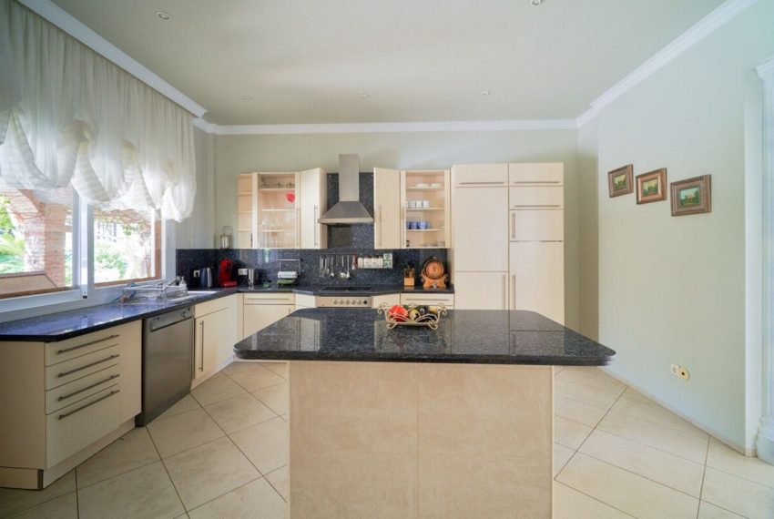 R5026243-Villa-For-Sale-Las-Chapas-Detached-7-Beds-598-Built-18