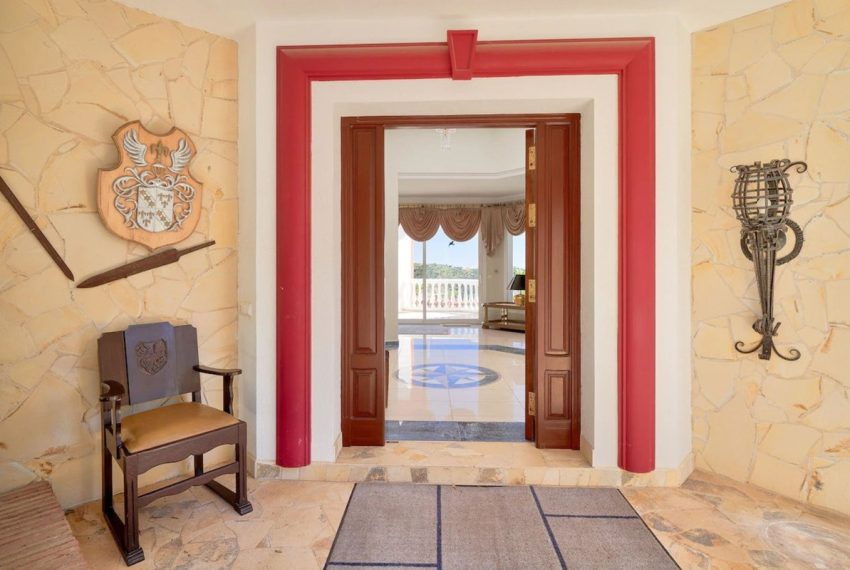 R5026243-Villa-For-Sale-Las-Chapas-Detached-7-Beds-598-Built-4