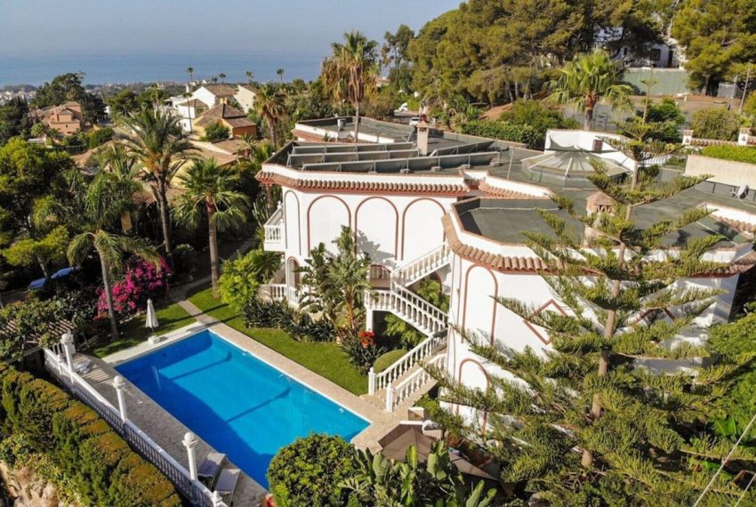 R5026243-Villa-For-Sale-Las-Chapas-Detached-7-Beds-598-Built