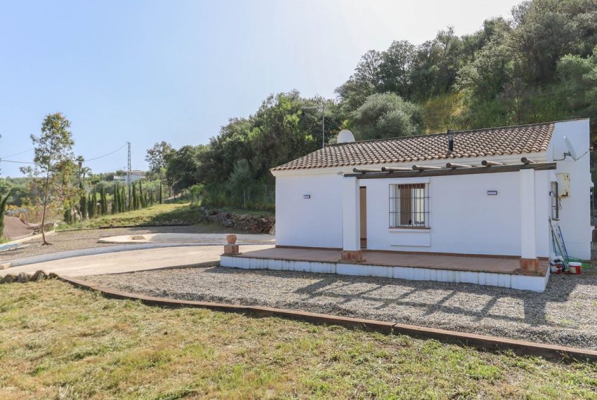 R5026261-Villa-For-Sale-Coin-Detached-2-Beds-72-Built-1