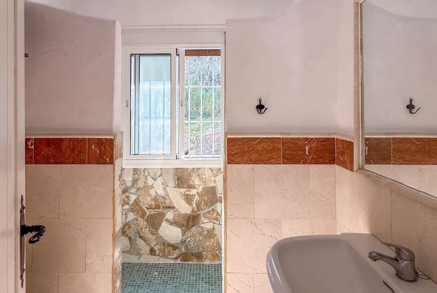 R5026261-Villa-For-Sale-Coin-Detached-2-Beds-72-Built-12