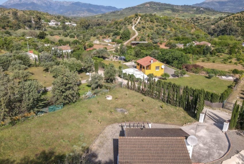R5026261-Villa-For-Sale-Coin-Detached-2-Beds-72-Built-2