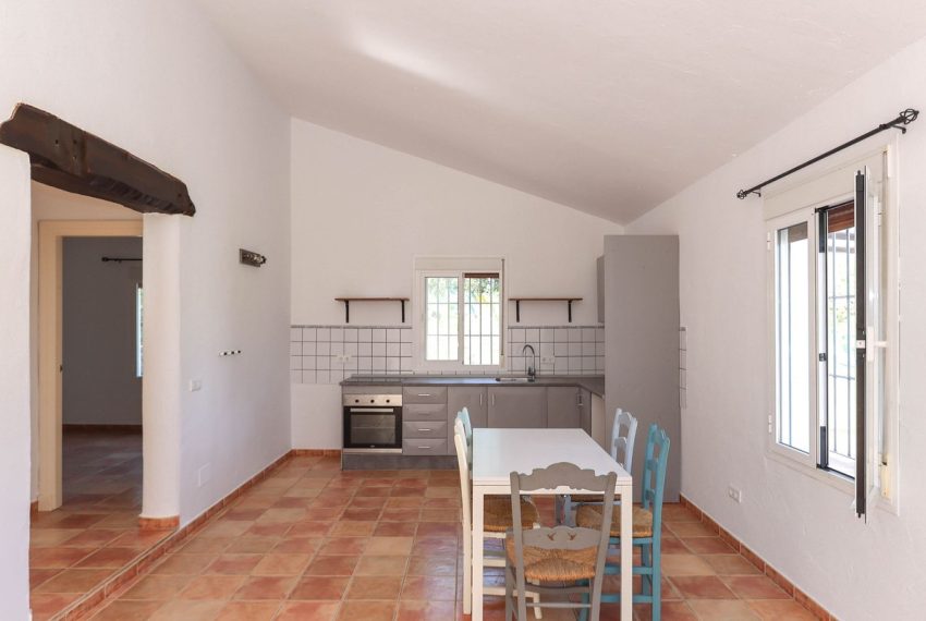 R5026261-Villa-For-Sale-Coin-Detached-2-Beds-72-Built-3