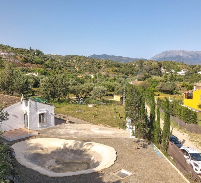 R5026261-Image 1-Detached - 2 Beds - 72 Built