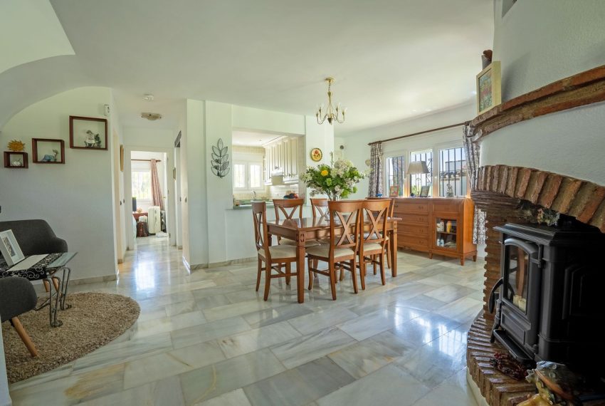 R5026306-Villa-For-Sale-Calahonda-Semi-Detached-3-Beds-128-Built-7