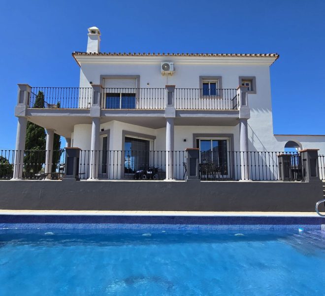 R5026795-Image 1-Detached - 3 Beds - 250 Built