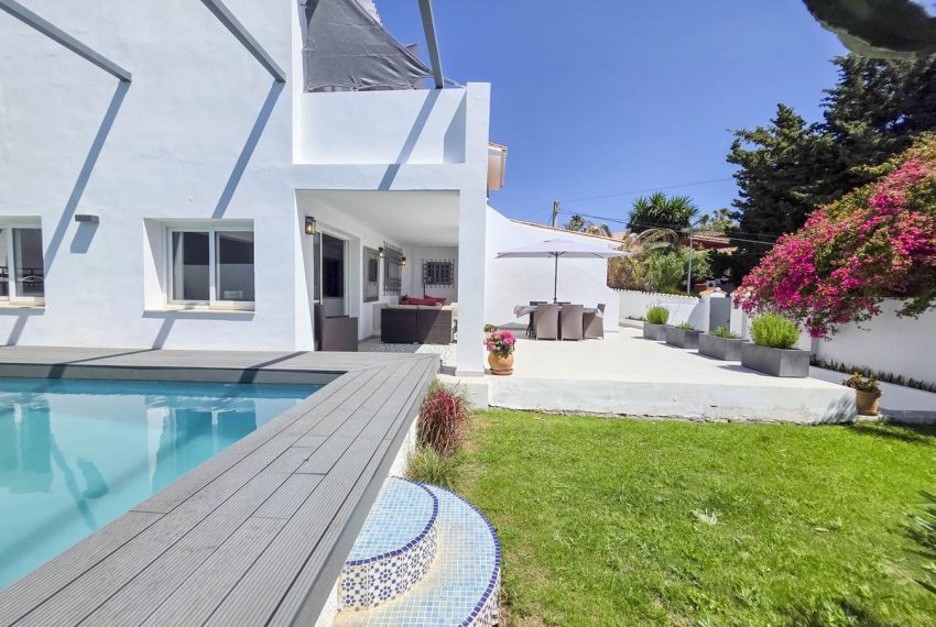 R5026831-Villa-For-Sale-Estepona-Detached-4-Beds-165-Built-1