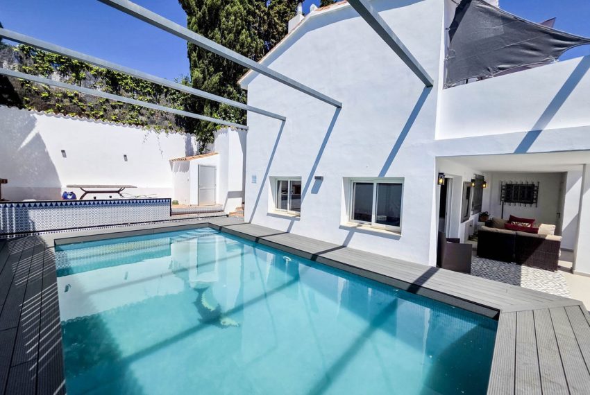 R5026831-Villa-For-Sale-Estepona-Detached-4-Beds-165-Built-2