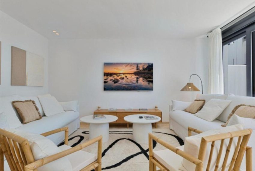 R5026864-Villa-For-Sale-San-Pedro-de-Alcantara-Semi-Detached-4-Beds-208-Built-4