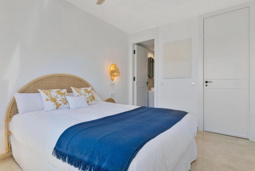 R5026864-Villa-For-Sale-San-Pedro-de-Alcantara-Semi-Detached-4-Beds-208-Built-5