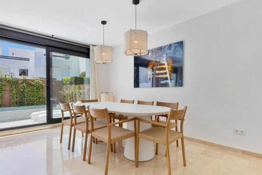 R5026864-Villa-For-Sale-San-Pedro-de-Alcantara-Semi-Detached-4-Beds-208-Built-9