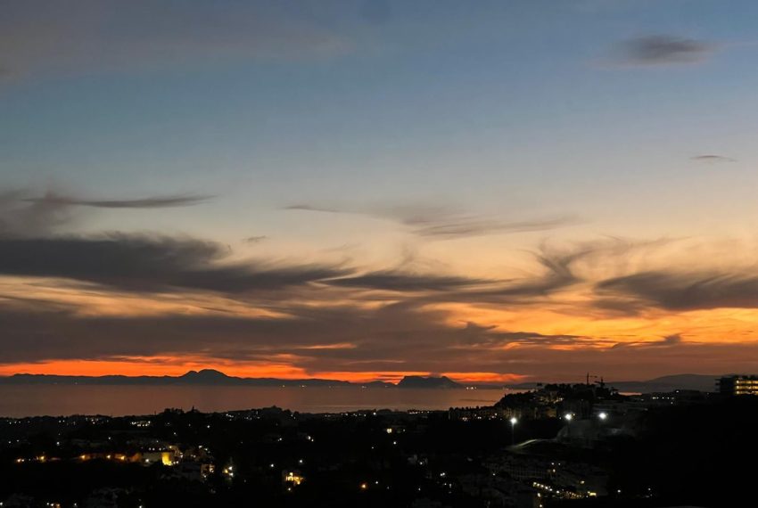 R5026867-Apartment-For-Sale-La-Quinta-Penthouse-3-Beds-159-Built-1
