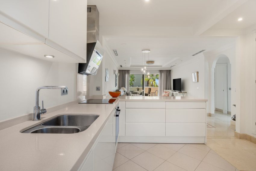 R5027089-Apartment-For-Sale-Nueva-Andalucia-Ground-Floor-2-Beds-87-Built-19