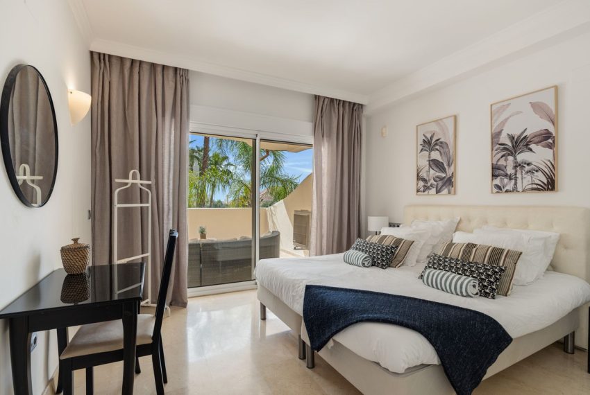 R5027089-Apartment-For-Sale-Nueva-Andalucia-Ground-Floor-2-Beds-87-Built-9