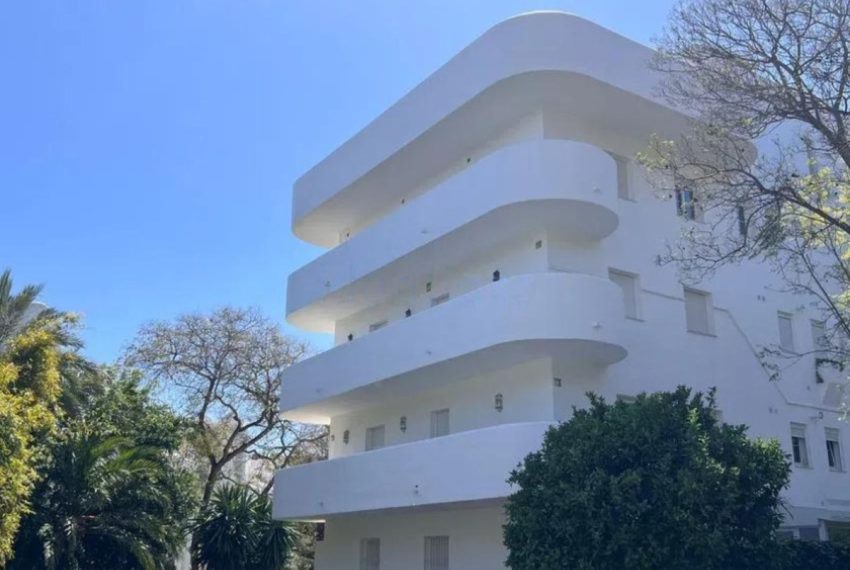 R5032129-Apartment-For-Sale-The-Golden-Mile-Middle-Floor-4-Beds-135-Built-7