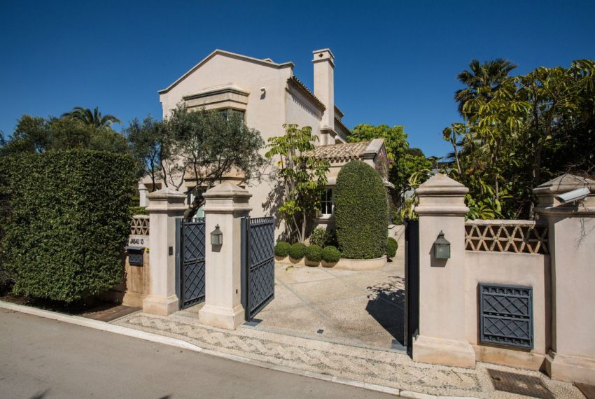 R5032207-Villa-For-Sale-Los-Monteros-Detached-7-Beds-1045-Built-5