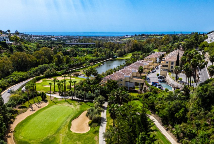 R5032477-Apartment-For-Sale-Benahavis-Middle-Floor-2-Beds-110-Built