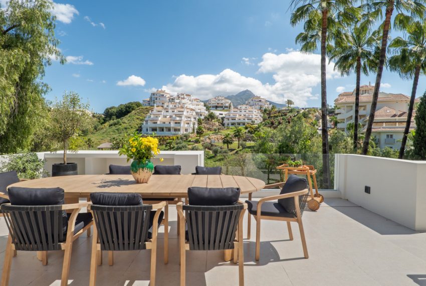 R5032501-Villa-For-Sale-Nueva-Andalucia-Detached-5-Beds-304-Built-18