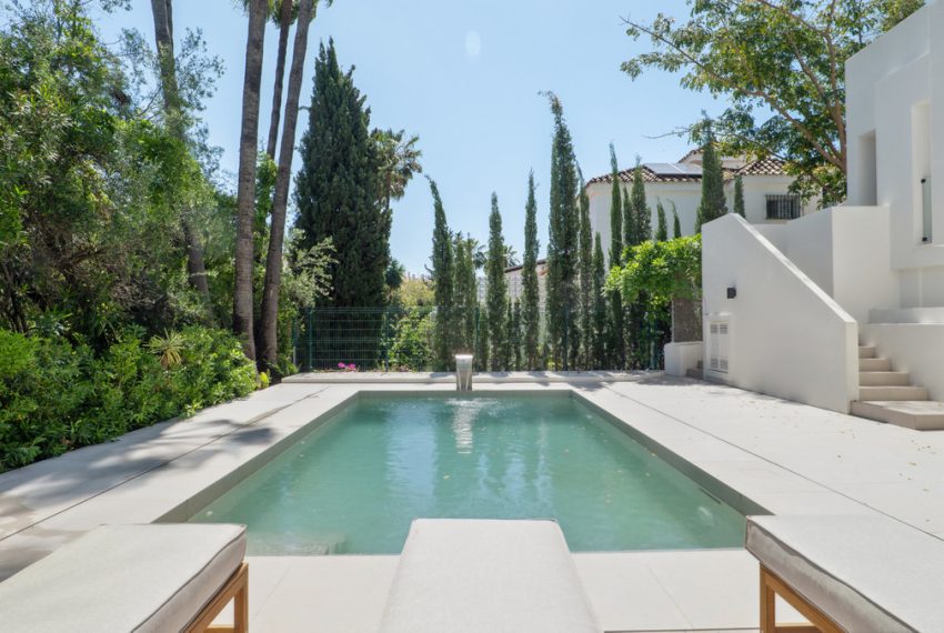 R5032501-Villa-For-Sale-Nueva-Andalucia-Detached-5-Beds-304-Built-19