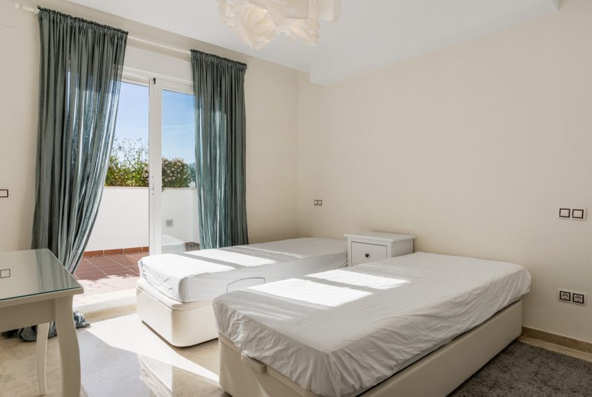 R5032516-Apartment-For-Sale-Nueva-Andalucia-Duplex-4-Beds-186-Built-10