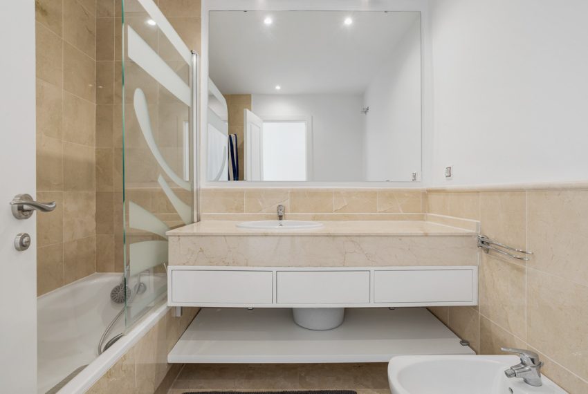 R5032516-Apartment-For-Sale-Nueva-Andalucia-Duplex-4-Beds-186-Built-12