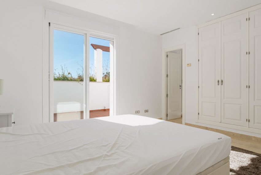 R5032516-Apartment-For-Sale-Nueva-Andalucia-Duplex-4-Beds-186-Built-5