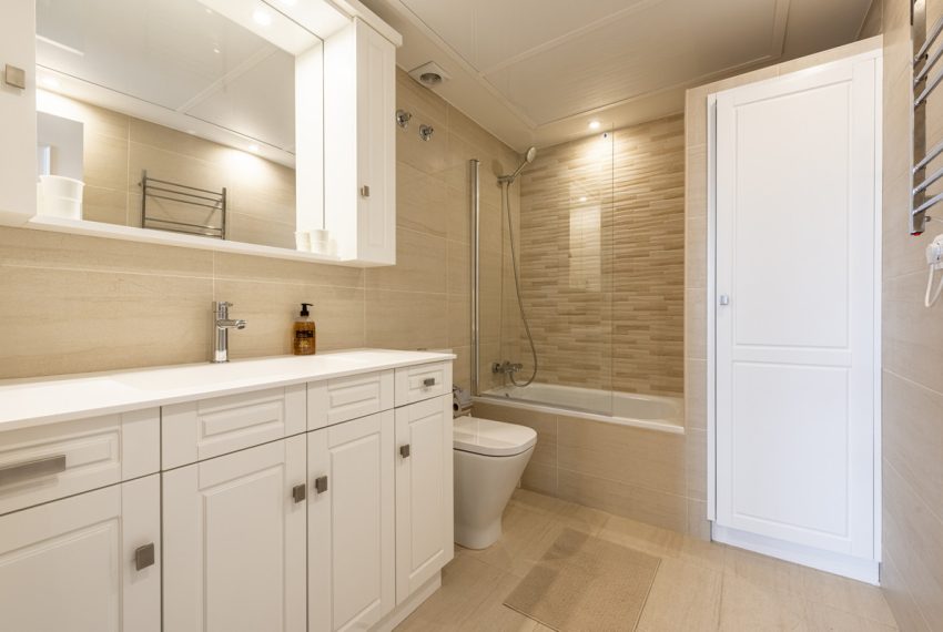 R5032591-Townhouse-For-Sale-Estepona-Terraced-5-Beds-226-Built-13