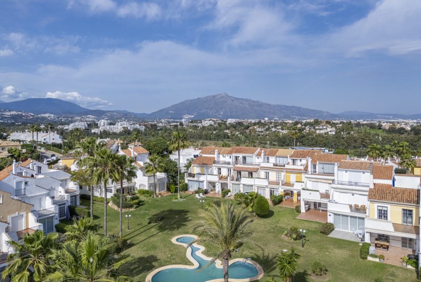 R5032591-Townhouse-For-Sale-Estepona-Terraced-5-Beds-226-Built-4
