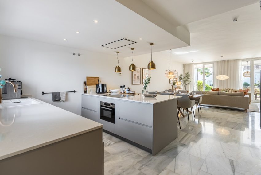R5032591-Townhouse-For-Sale-Estepona-Terraced-5-Beds-226-Built-5