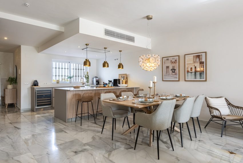 R5032591-Townhouse-For-Sale-Estepona-Terraced-5-Beds-226-Built-8